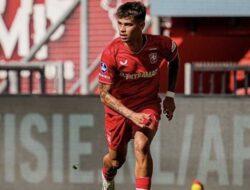 Pelatih Twente Puji Penampilan Bek Timnas Indonesia Mees Hilgers